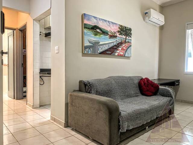 #711 - Apartamento para Locação em Santos - SP