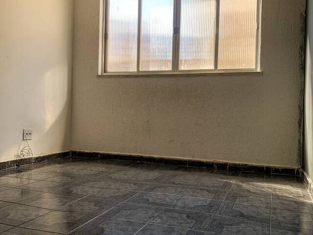 #747 - Apartamento para Venda em Santos - SP