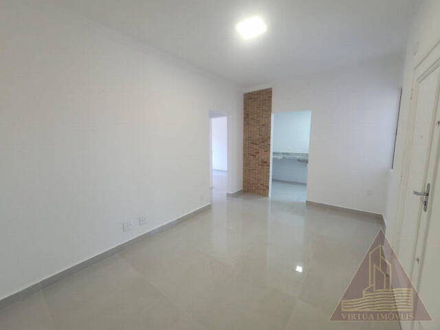 #774 - Apartamento para Locação em Santos - SP