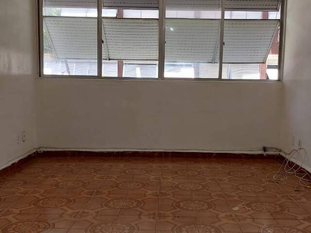 #786 - Apartamento para Venda em Santos - SP
