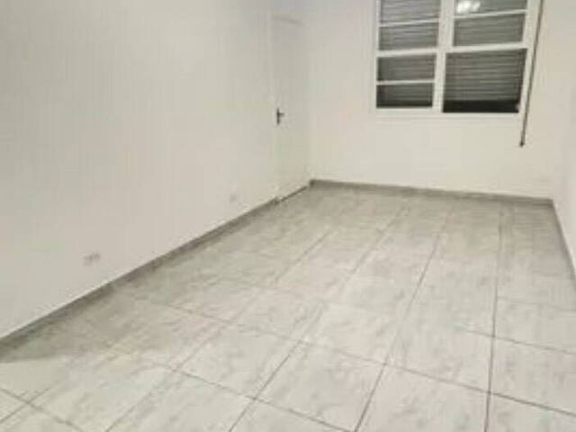 #811 - Apartamento para Locação em Santos - SP - 1