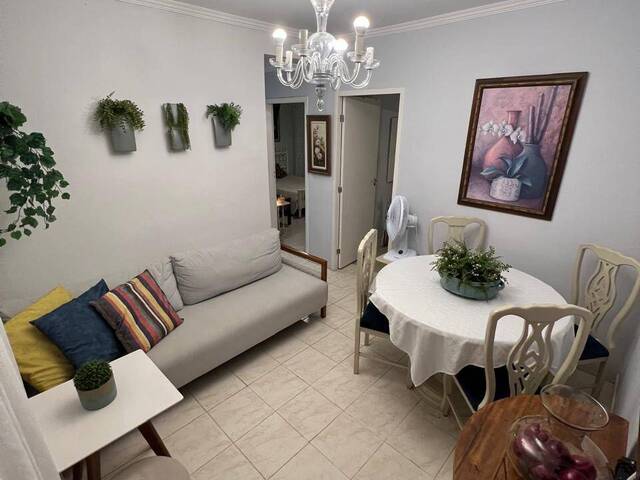 #832 - Apartamento para Locação em Santos - SP
